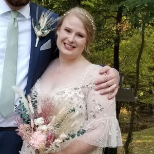 Meet your Posher, Caitlin